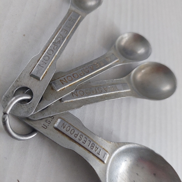 Vintage Measuring Spoons Metal - Picture 2 of 4